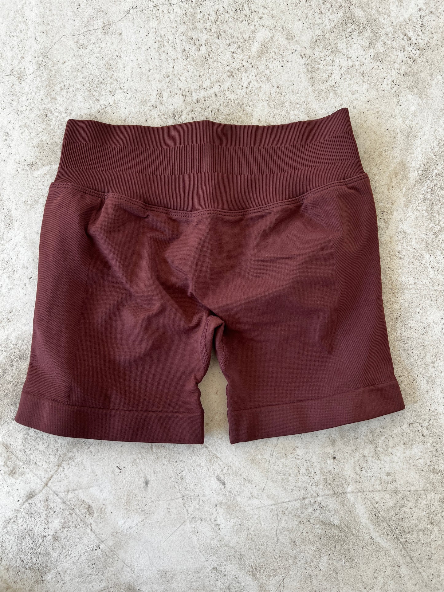 Short seamless