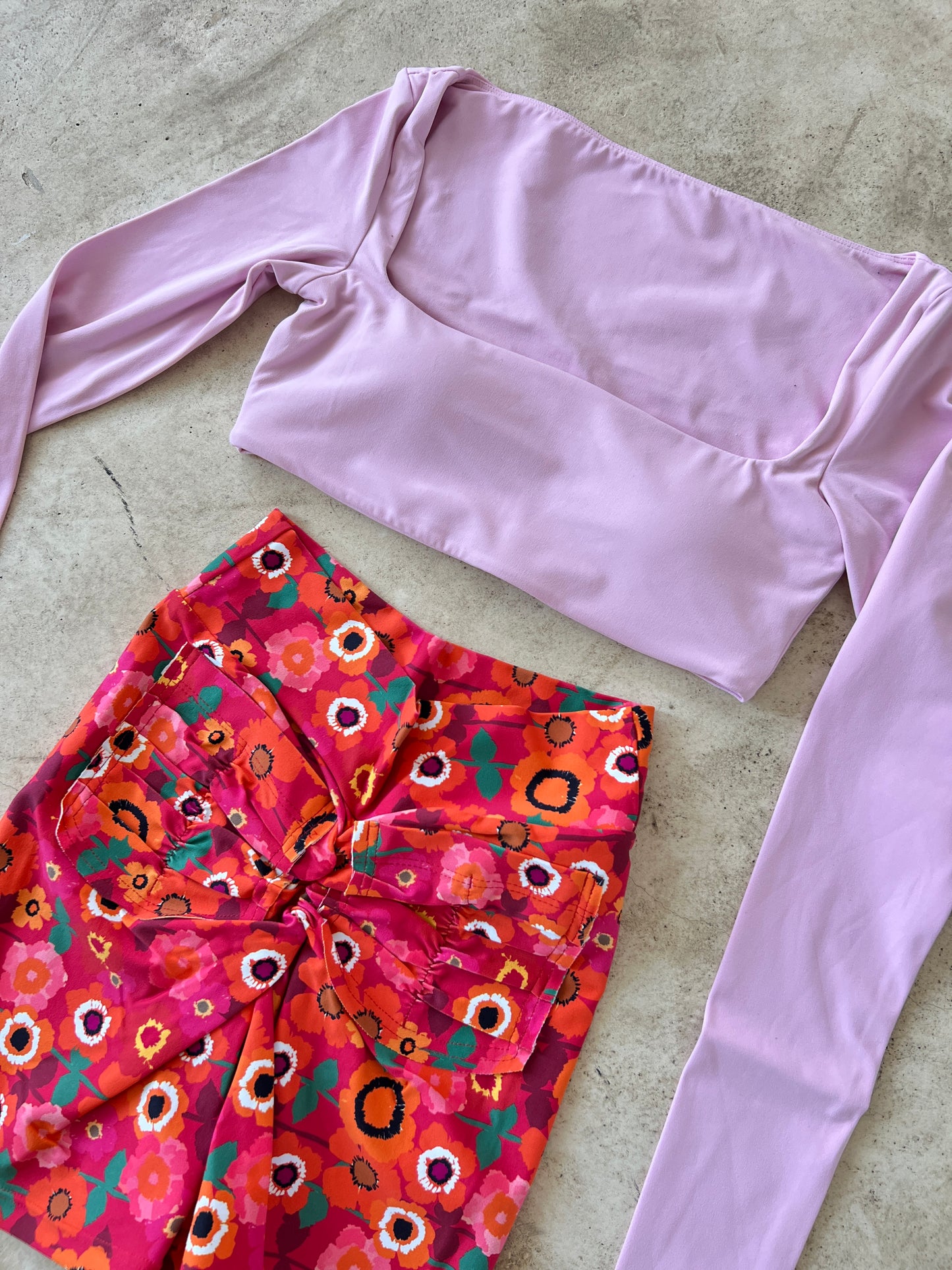 Set short flores