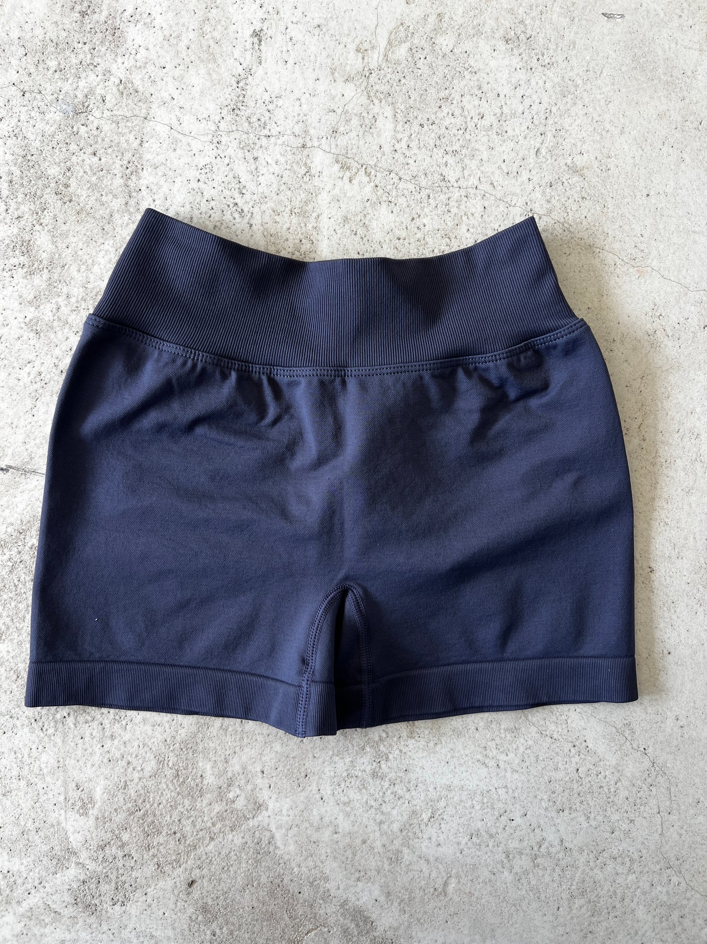 Short V back