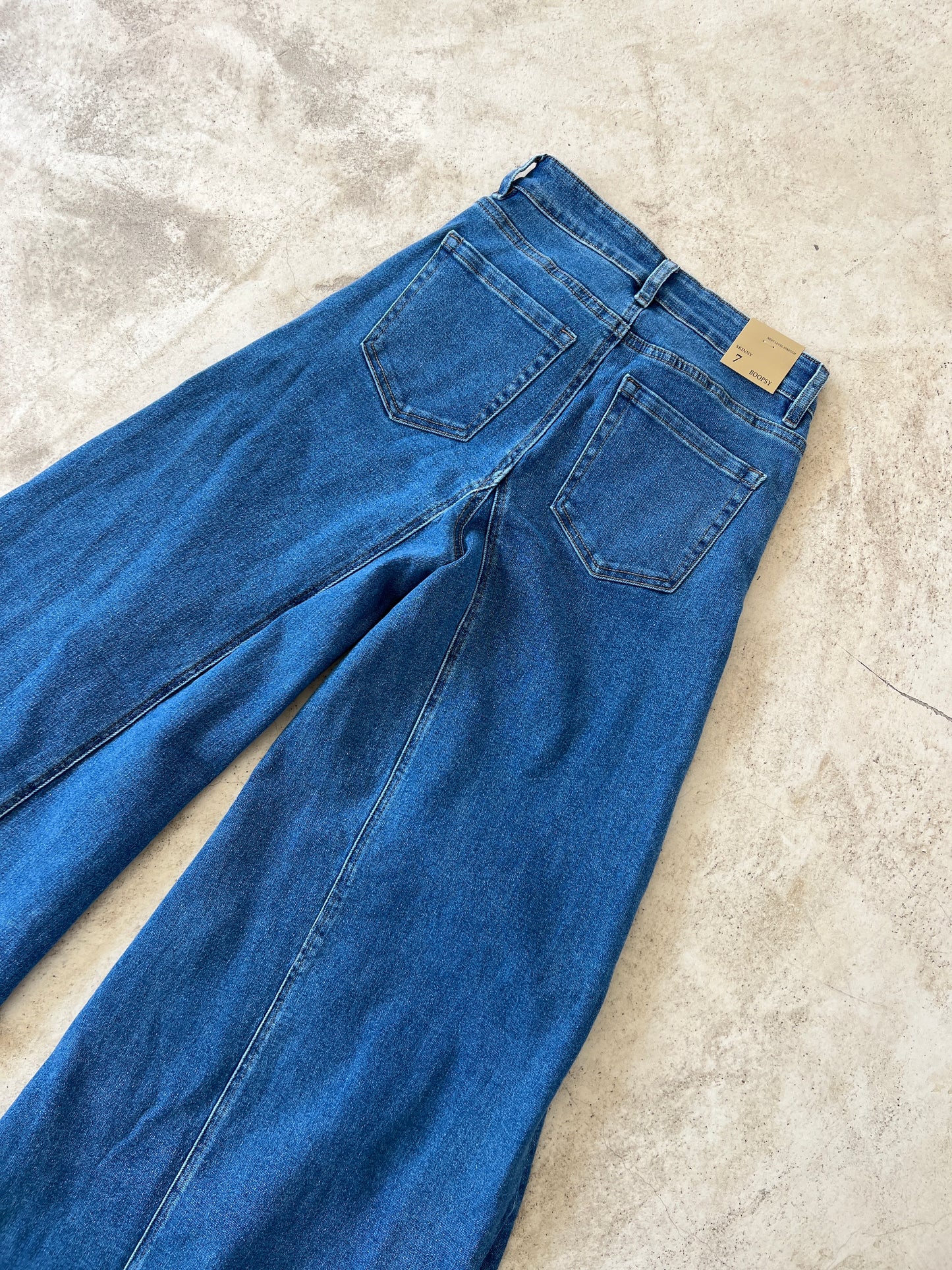 Jeans acampanado