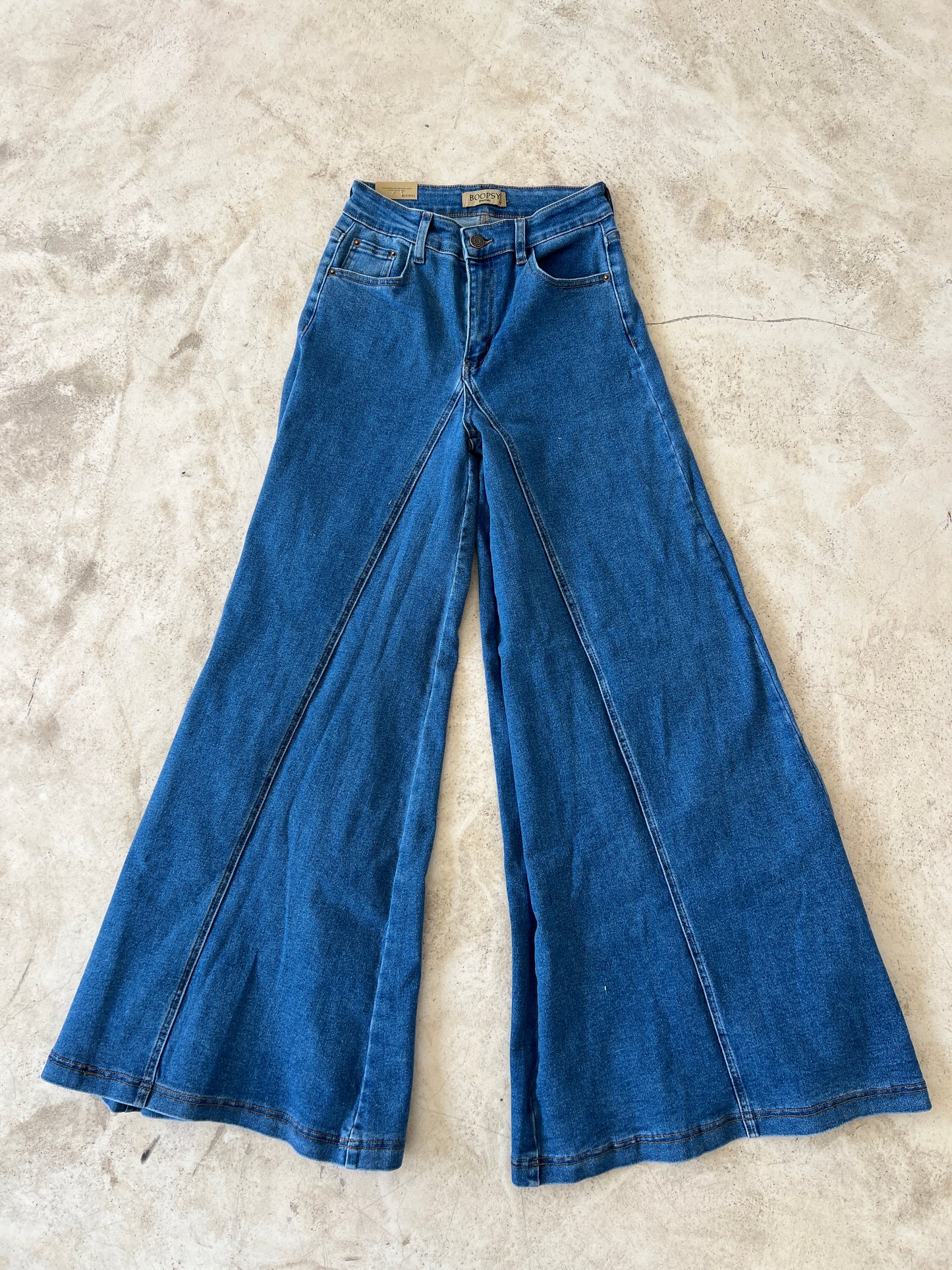 Jeans acampanado