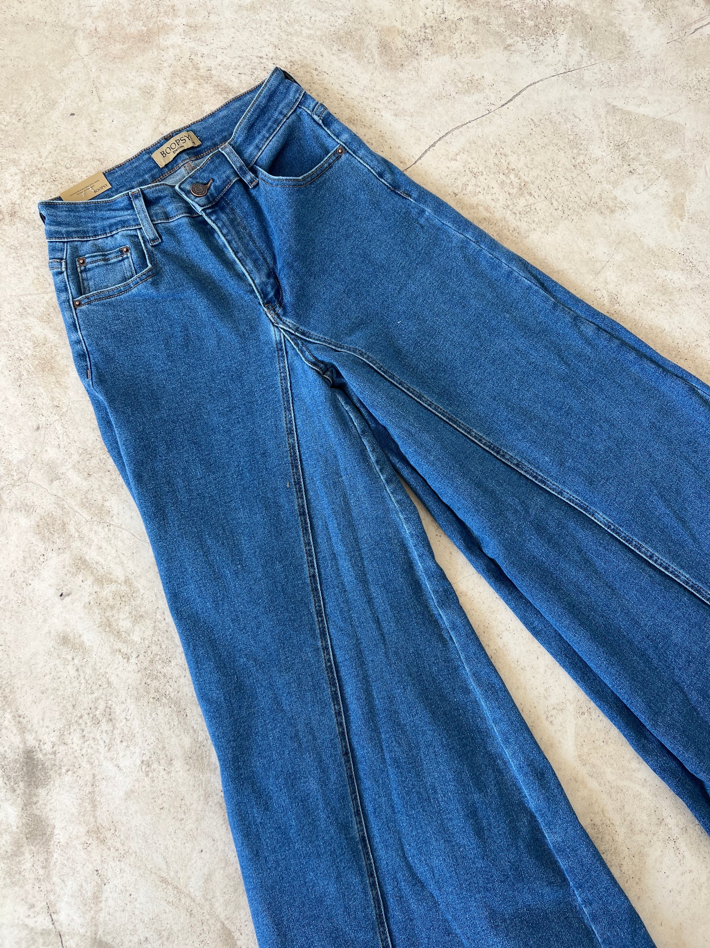 Jeans acampanado