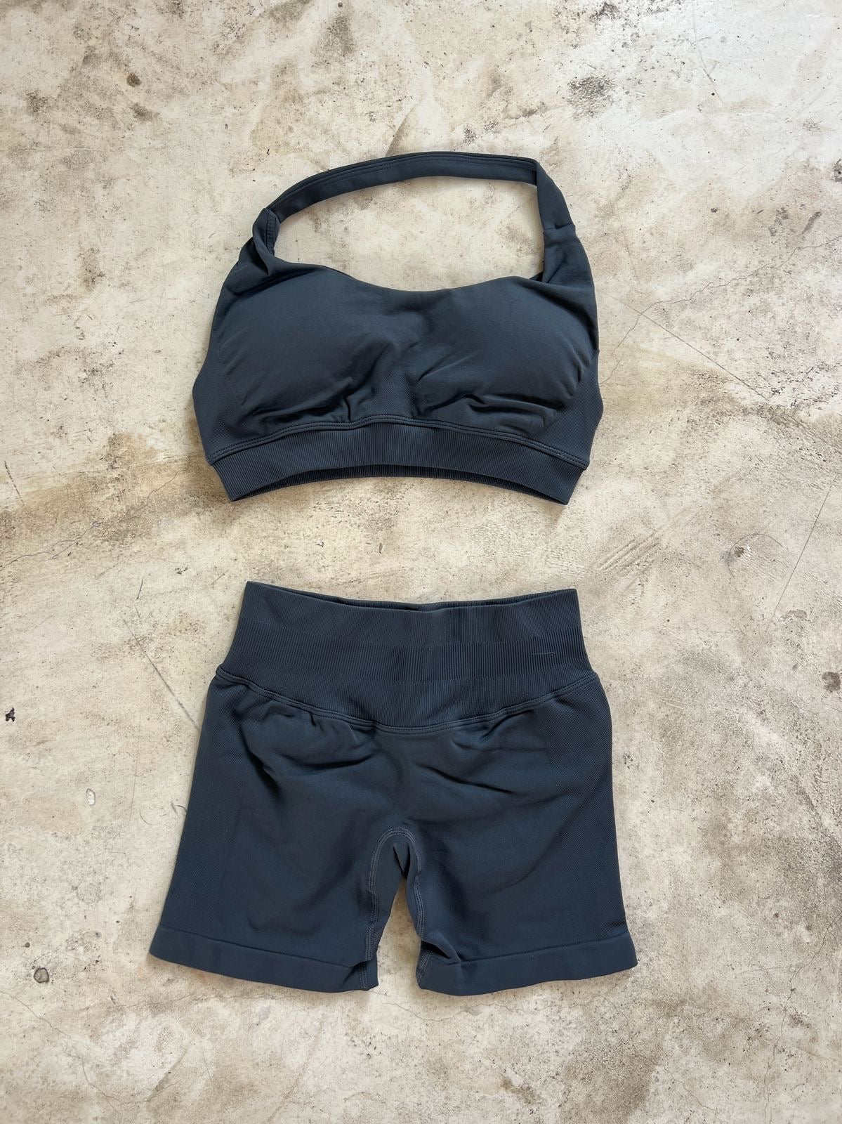Set short seamless