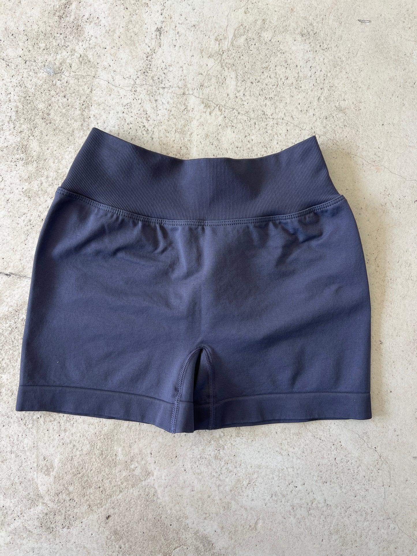 Short V back