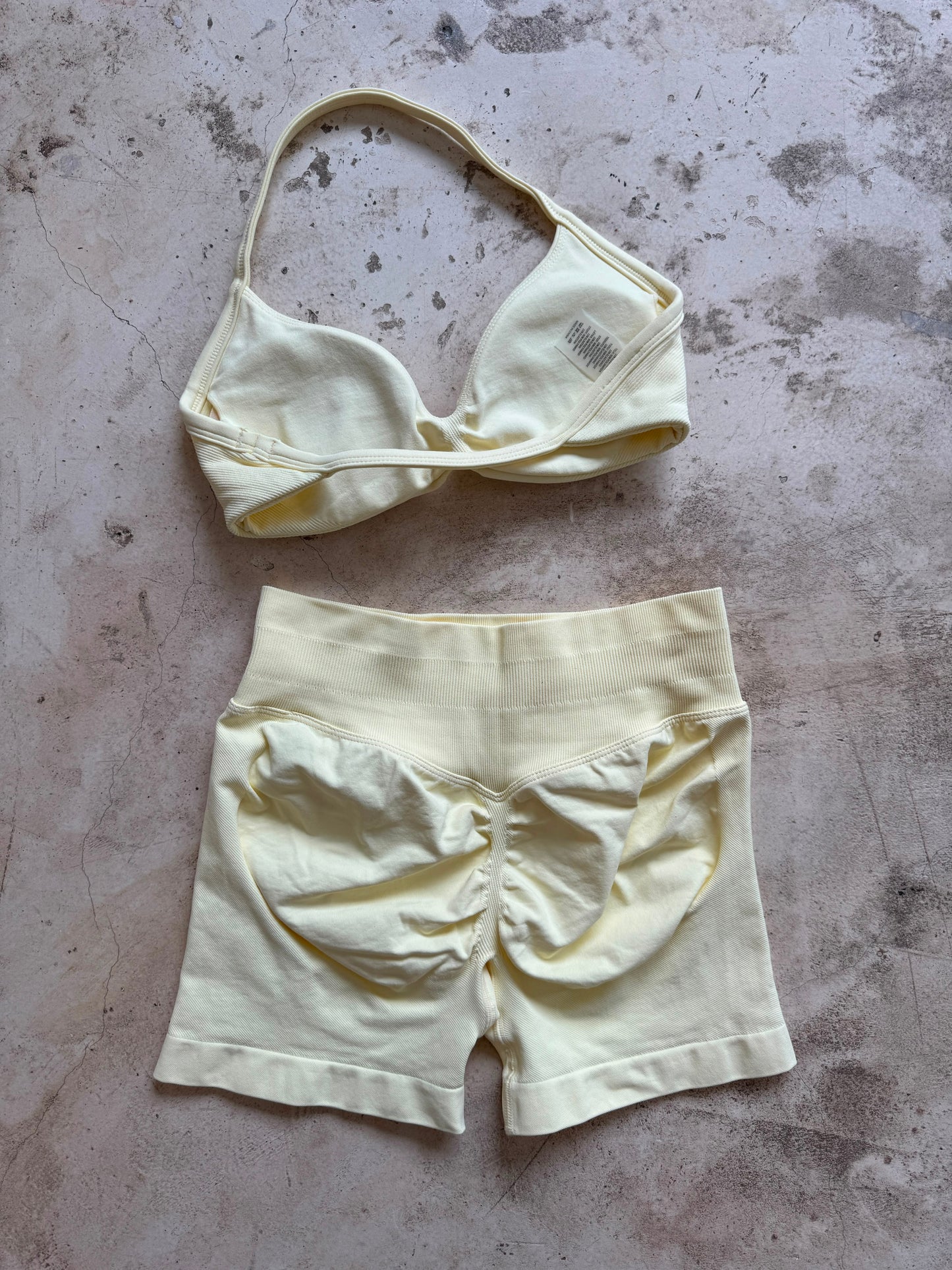 Set short tirita