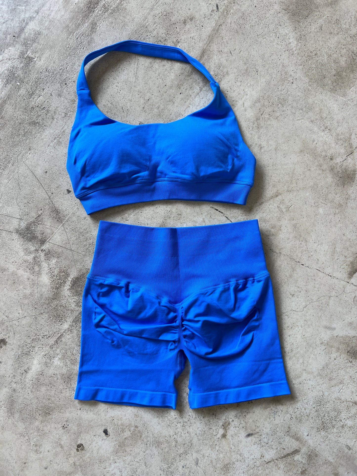 Set short seamless