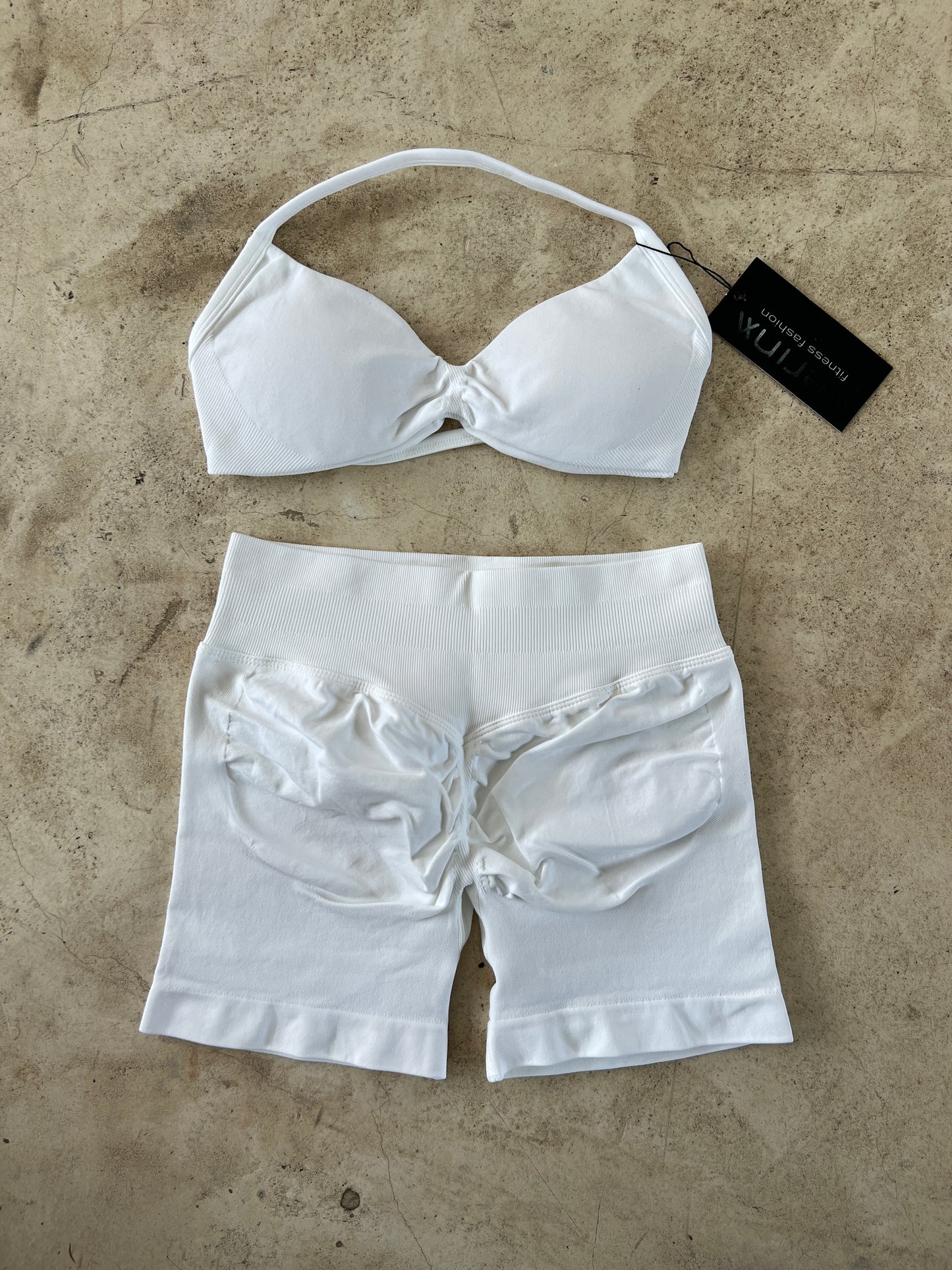 Set short tirita