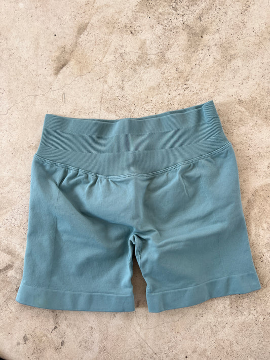 Short seamless