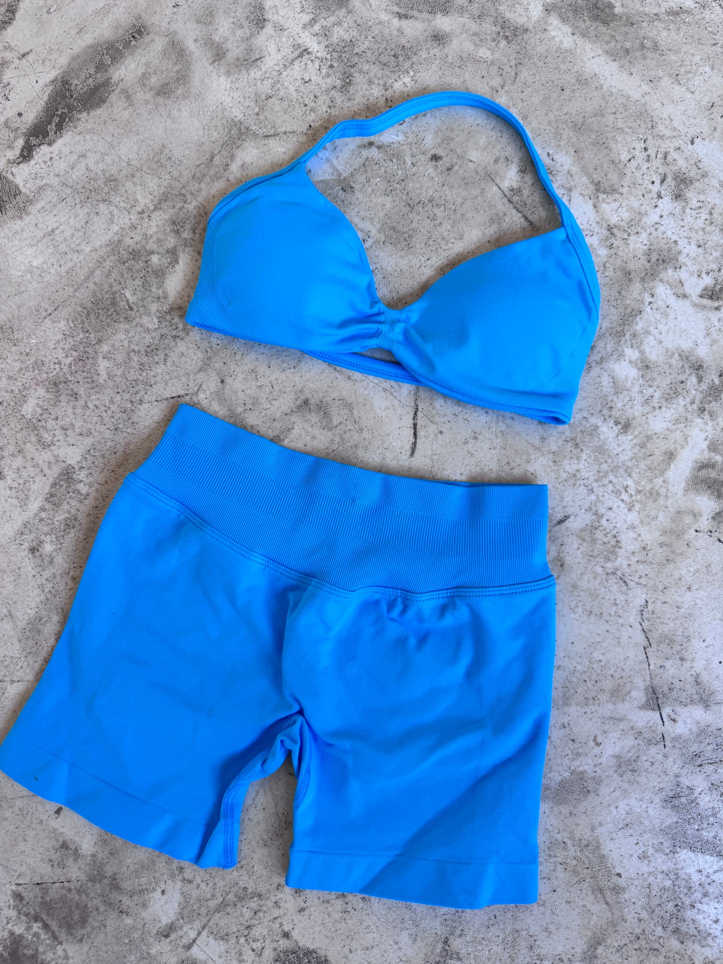 Set short tirita