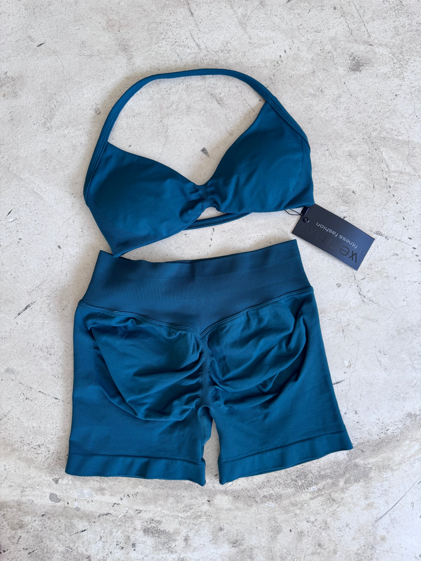 Set short tirita